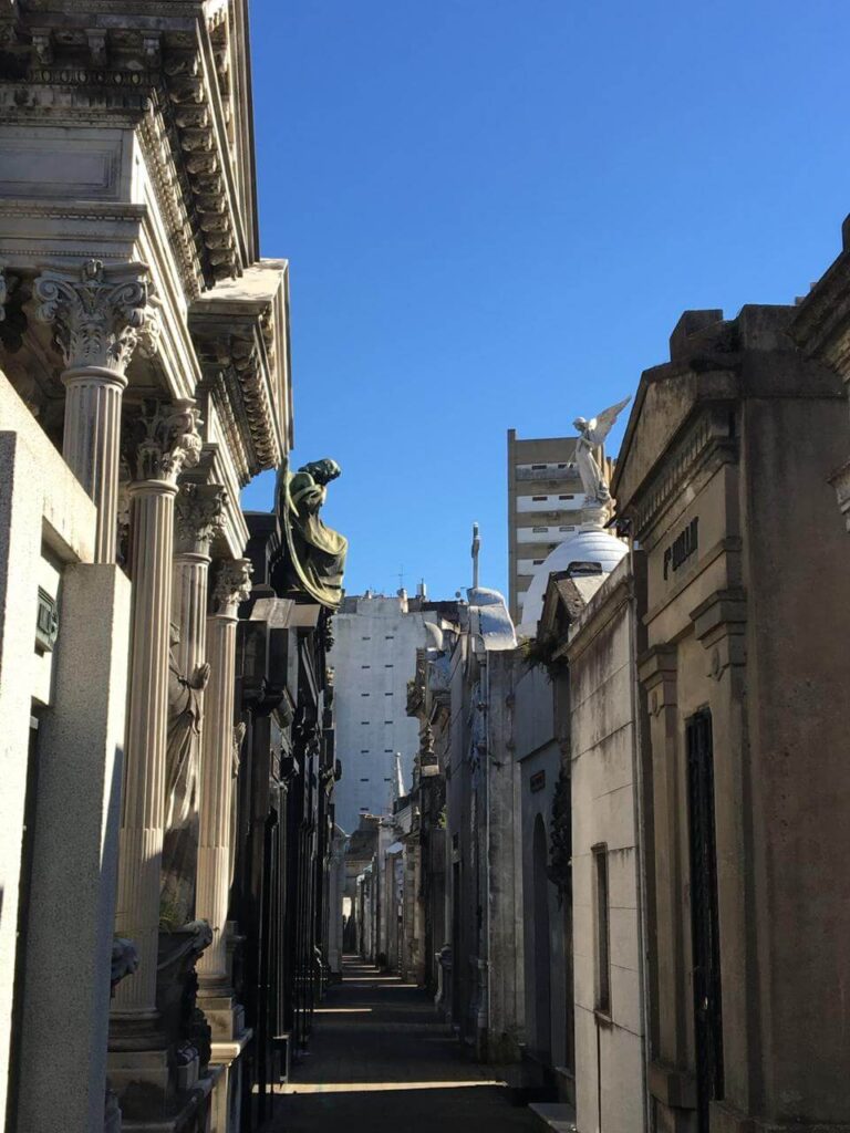 Caminata por los barrios aristocráticos de Buenos Aires: Cementerio de Recoleta