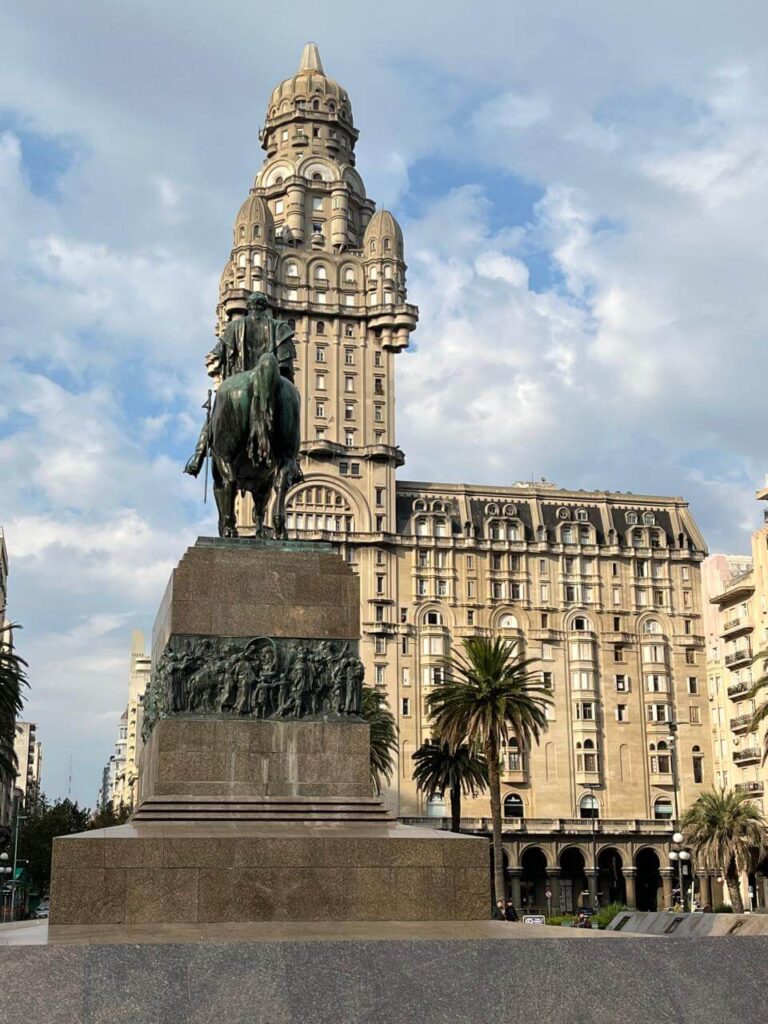 Plaza Independencia, Ciudad Vieja de Montevideo