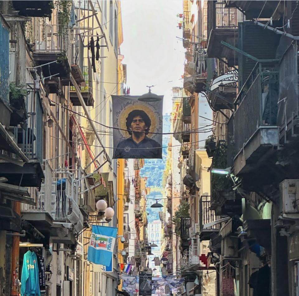 Calle Spaccanapoli, Nápoles