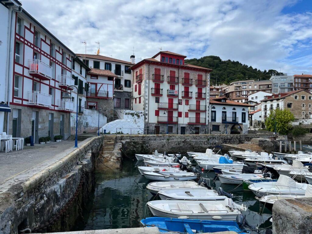 Qué visitar en los alrededores de Bilbao: Puerto de Mundaka, en la Costa Vasca