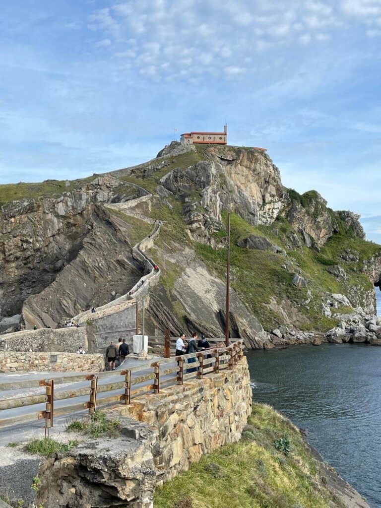 Qué visitar en los alrededores de Bilbao: el espectacular San Juan de Gaztelugatxe