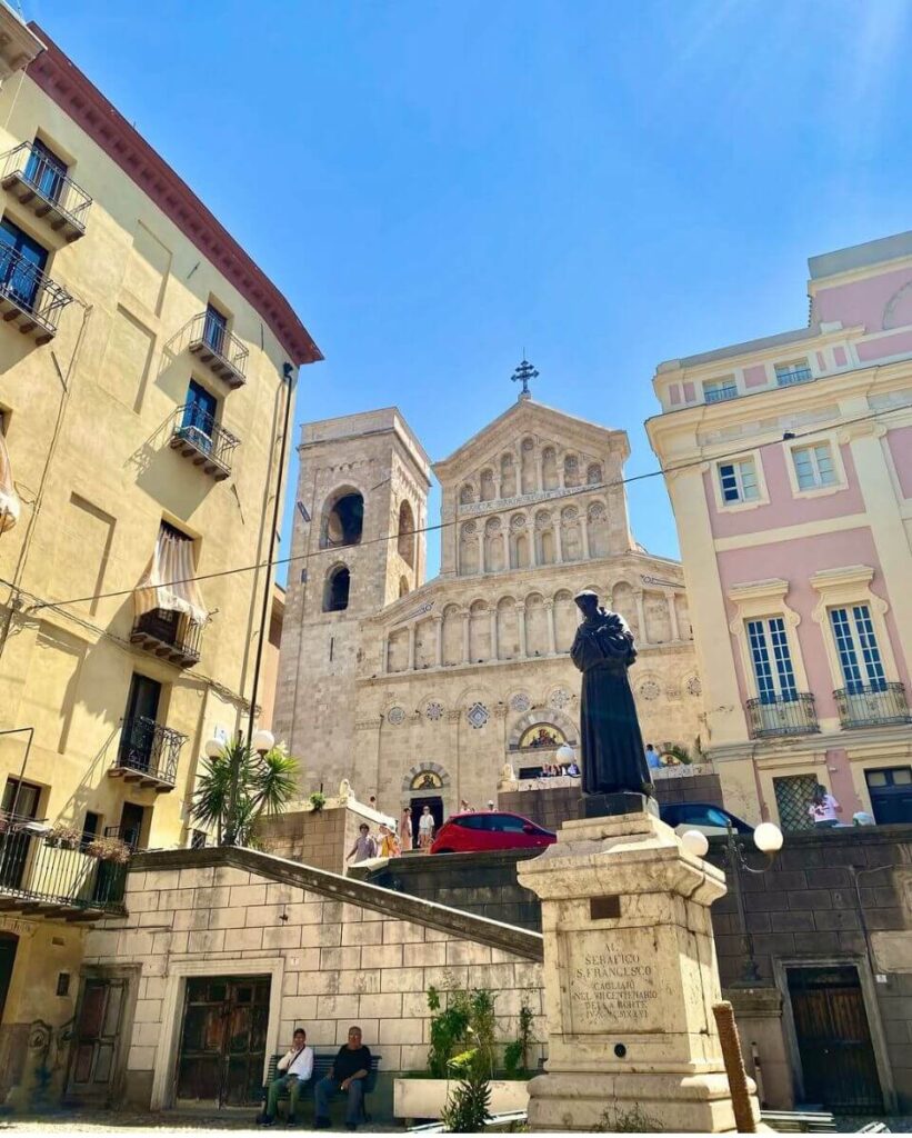 Plaza Carlo Alberto, casco antiguo de Cagliari