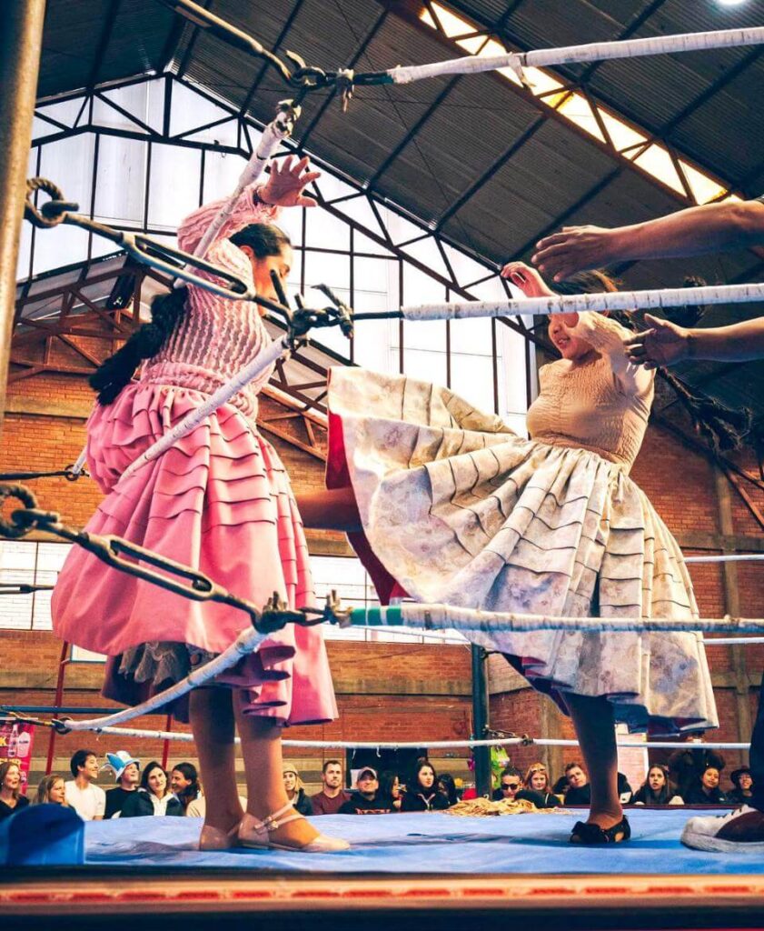 La mejor guía de La Paz: asistir a una lucha libre de Cholitas